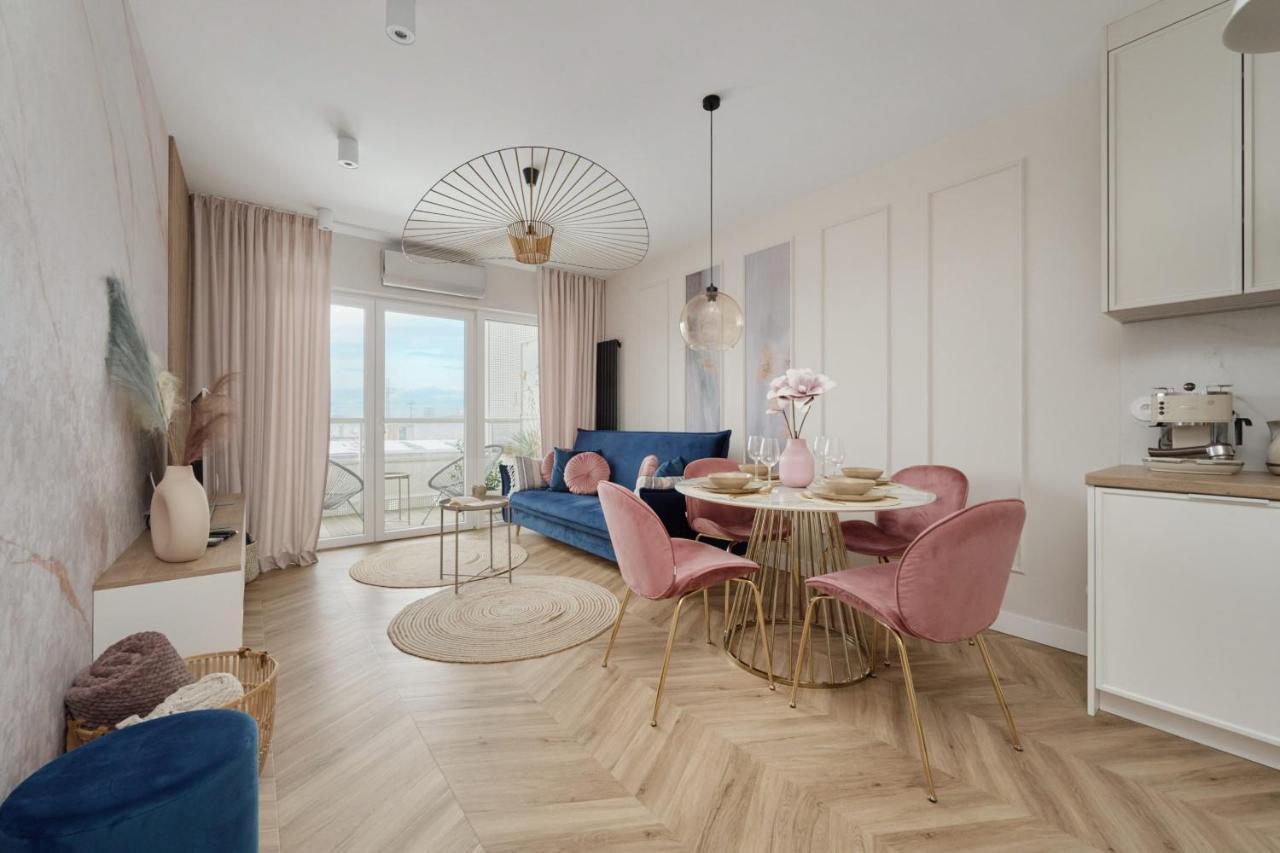 Elegant Apartment With Balcony Krakowska Wroclaw By Renters Prestige Bagian luar foto