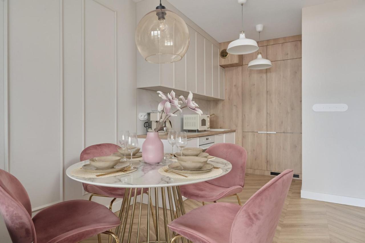Elegant Apartment With Balcony Krakowska Wroclaw By Renters Prestige Bagian luar foto