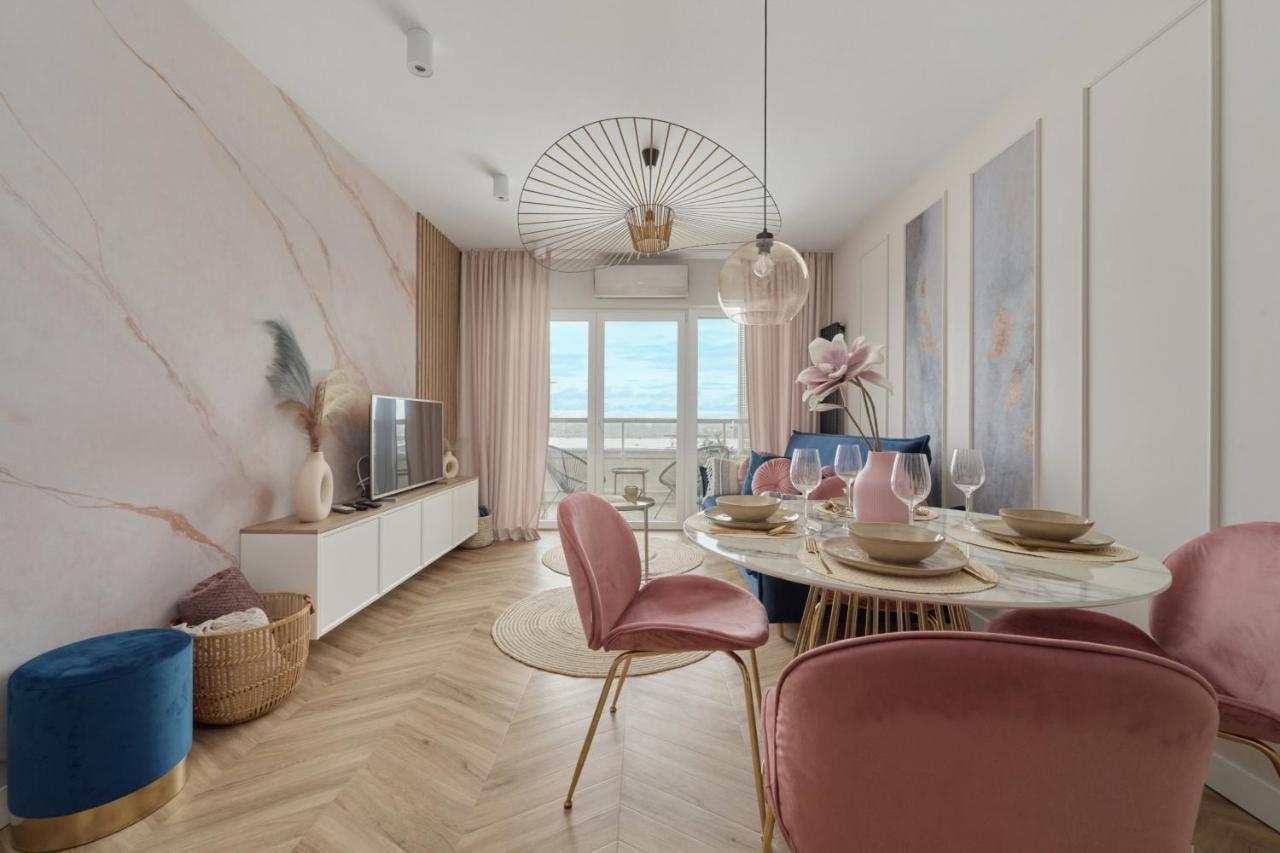 Elegant Apartment With Balcony Krakowska Wroclaw By Renters Prestige Bagian luar foto